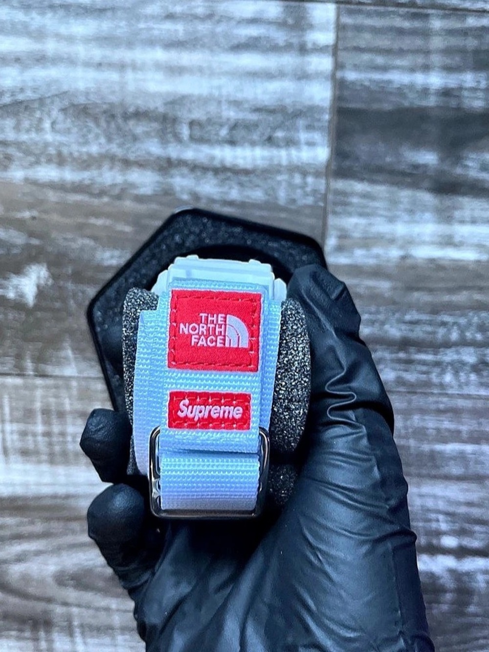 Supreme G-Shock x The North Face x Supreme White Digital Watch Brand New - Picture 3 of 3